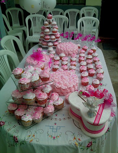 Photos of D'LUCY PASTELER&Iacute;A