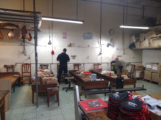 Artesanía De Botas Para Vino Las Tres Zzz Sa - Thumbnail