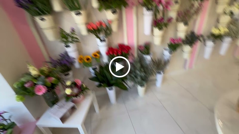 RAW Flowers Stevenage photo 3