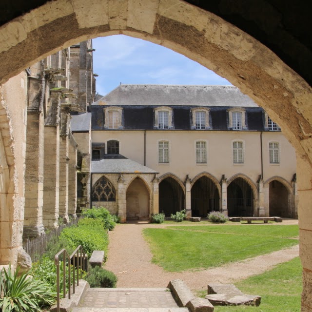 Abbaye De La Trinité