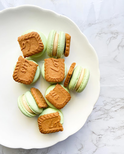 Ohh...macarons - Visual