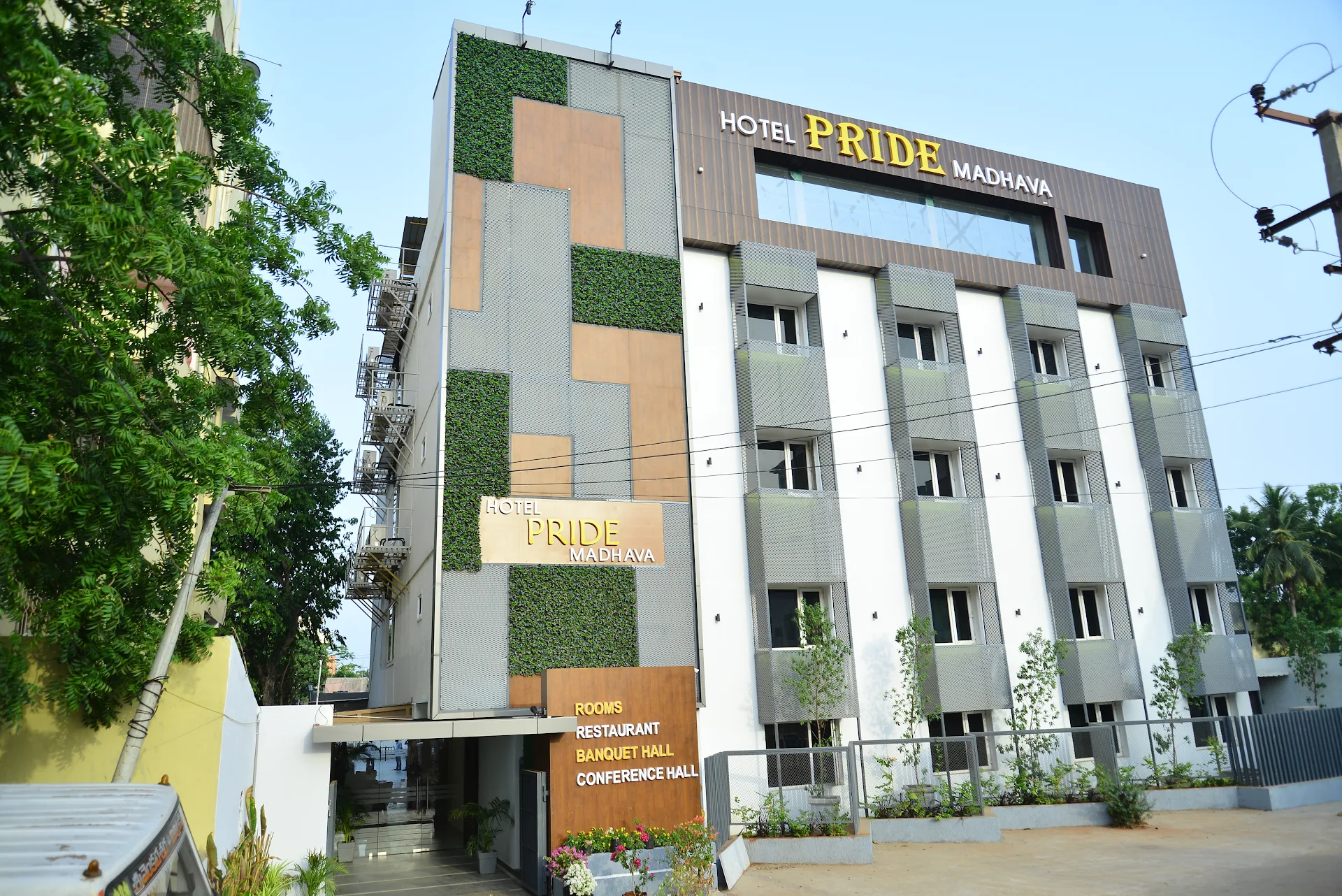 Hotel Pride Madhava