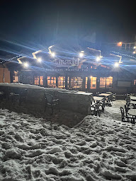 Photo n°9 de Restaurant La Bergerie - Terrasse ensoleillée à Val-Cenis (Bar lounge)