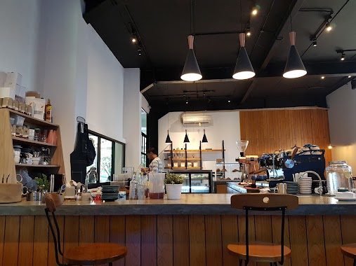 Say Something Coffee - Como Park, Kemang, Author: Ianathasya Sinulingga