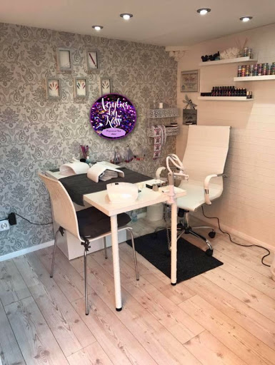Kass Dixon Nail Artist & Educator Logo