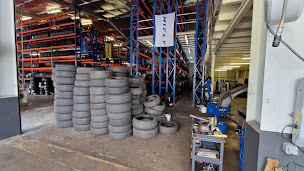 Photo n°6 de PNEUSGOM.RE à Saint-Denis (Fournisseur d’outils pneumatiques)