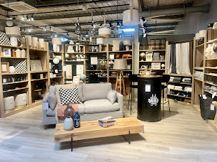 Photo n°29 de Maisons du Monde à Angoulins (Magasin de canapés)