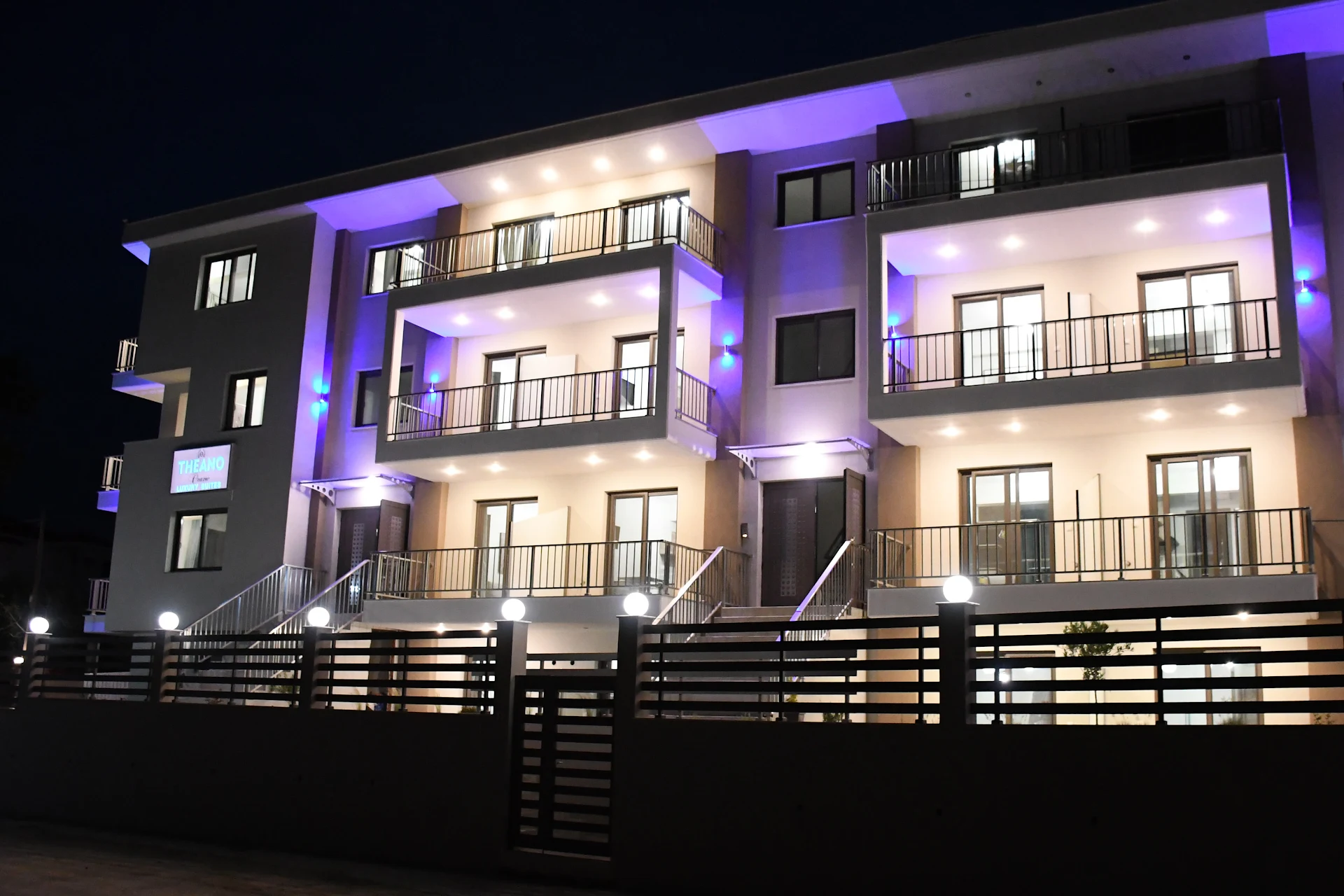 THEANO LUXURY SUITES