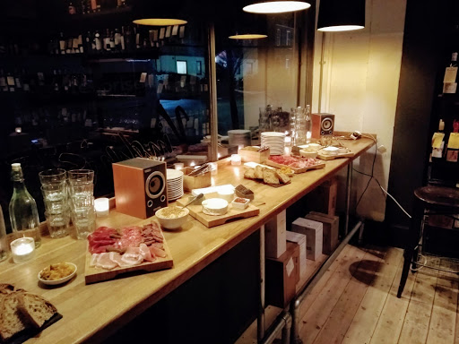 Vindinista Wine Shop & Wine Bar - Thumbnail