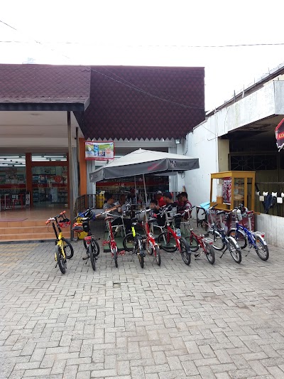 Photos of Alfamart Piere Tandean