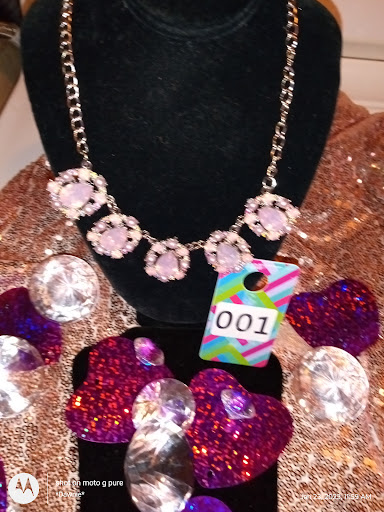 Dawn'sBlingandAccessories Gallery - United States