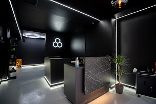 Photo n°1 de HILLSIDE - Coiffeur Paris 10 à Paris (Barbier)