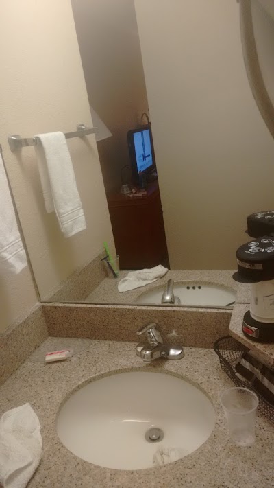 Photos of Baymont Inn & Suites Auburn Hills
