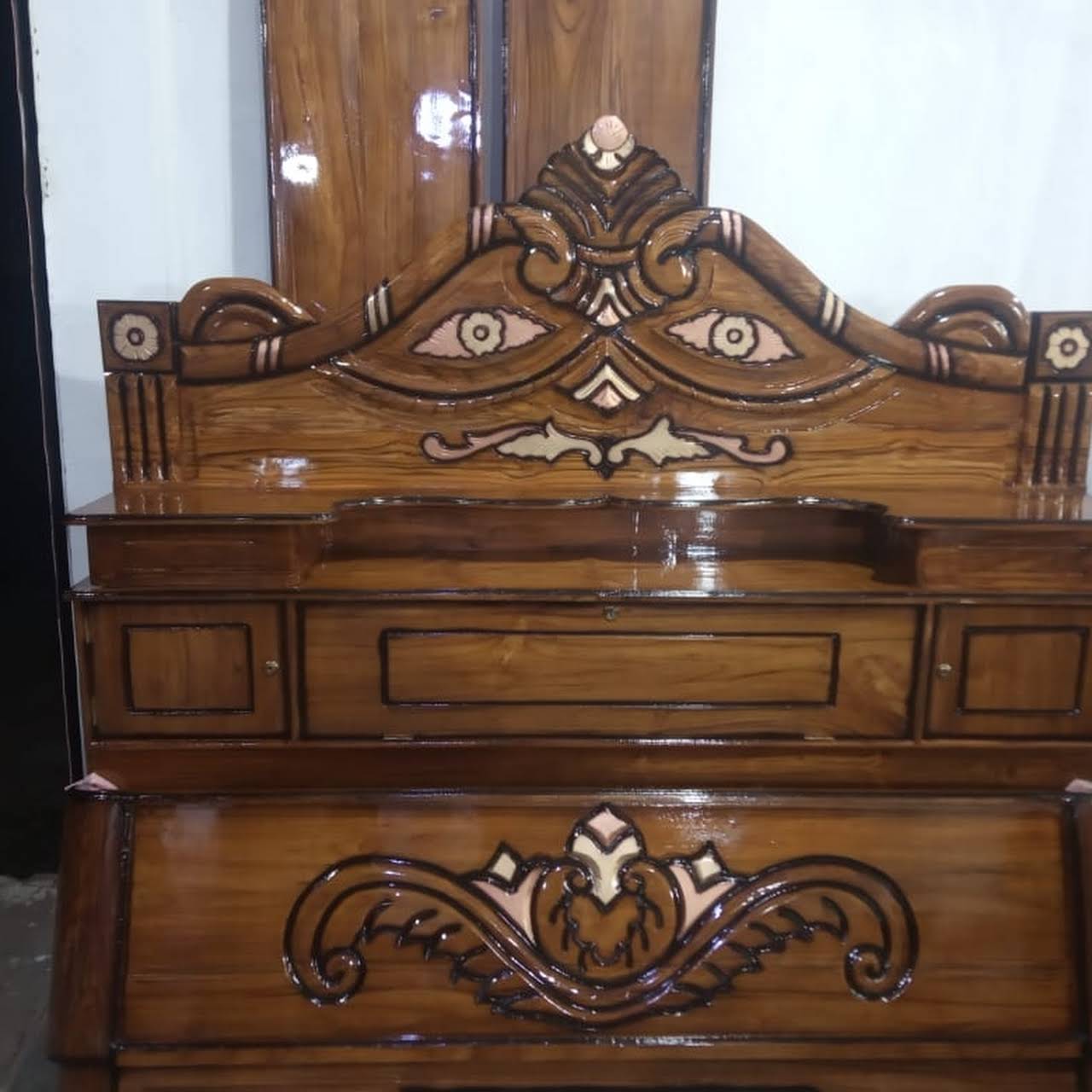 Royal Furniture - Furniture Wholesaler in Lanka