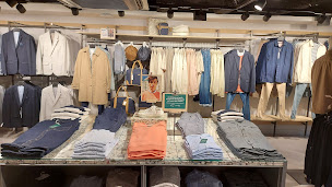 Photo n°11 de Jules Pontarlier à Pontarlier (Magasin de smokings)