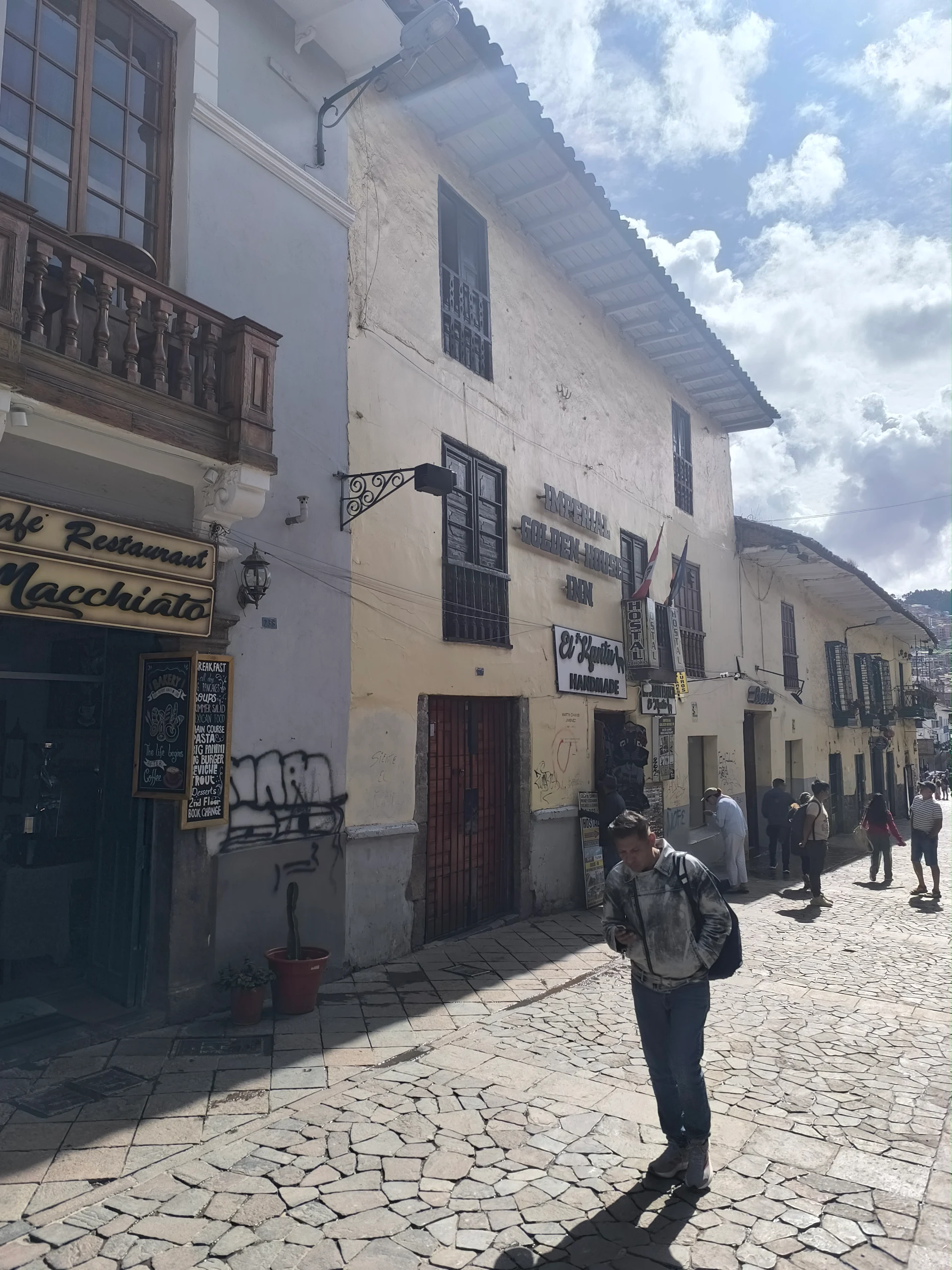 IMPERIAL GOLDEN HOUSE INN