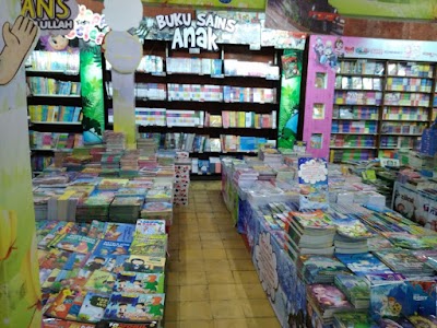 Photos of Toko Buku Togamas - Affandi