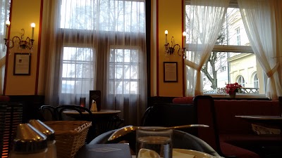 Photos of Caf&eacute; Traxlmayr