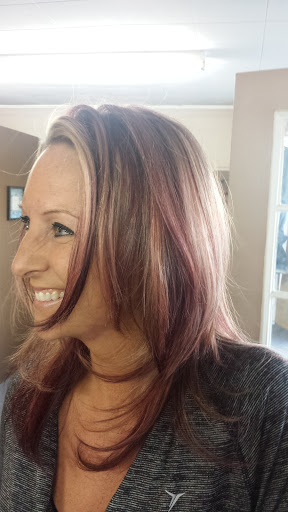 Amy's Salon 211