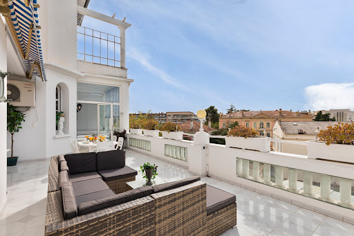 Azurenting | conciergerie sur Golfe-Juan - Thumbnail