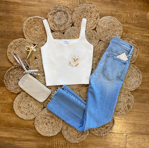 La Tre Clothing & Accessories - Thumbnail