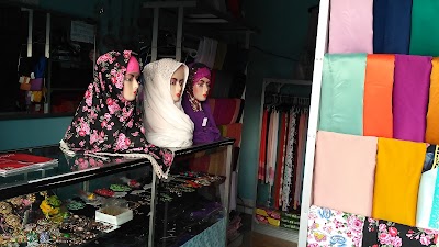 Photos of Kalsum scarft