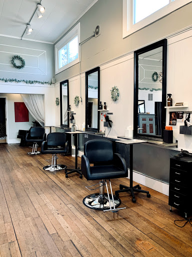 Red Salon - Visual