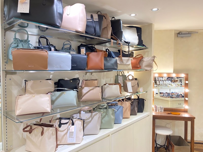 カレット阪神西宮店