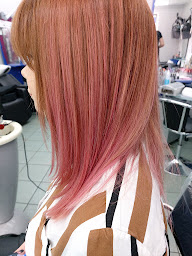 Photo n°22 de Quadricolor Coiffure à Meursault (Salon de coiffure)