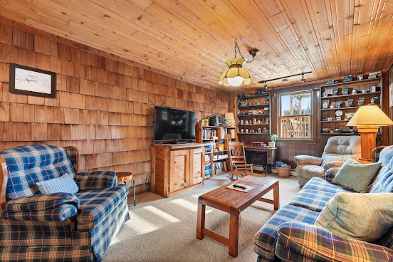 The Woodshed Lodge by null