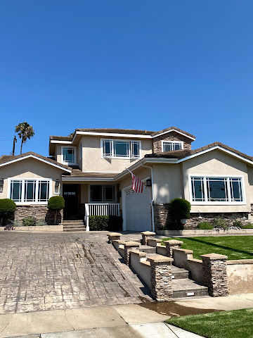 Front view of LUX Window Washing LLC in  - Verified Window Cleaning Service near me.