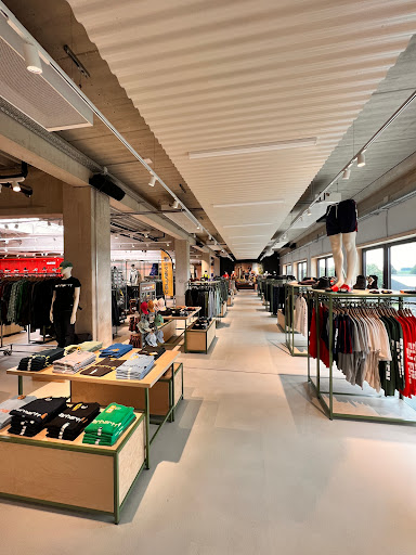 ELTEN factory outlet in the logistics center - Thumbnail