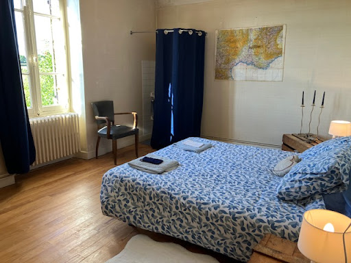 Photo de La Hutte d'Argo - Zoothérapie & Chambres d'Hôtes