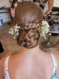 Photo n°15 de Le Salon d'Aurélie à Bonnieux (Salon de coiffure)