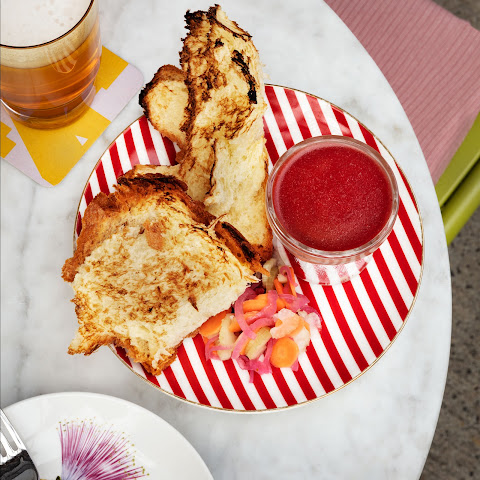 Nats on Bank by null