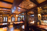 Bar & Kitchen Towser