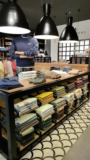 Scalpers Outlet - Visual