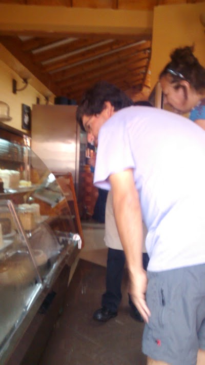 Photos of Caf&eacute; Dulcin&eacute;s