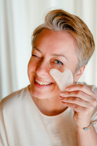 FLOW Masaż Katarzyna Czarnocka - Lomi Lomi Nui, Kobido, Metaterapia, Kinezjologia