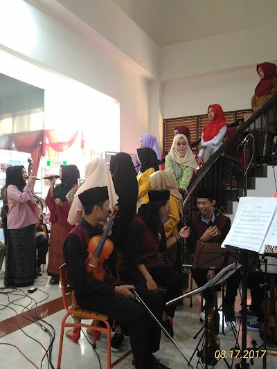 Photos of Rektorat Universitas Tanjungpura