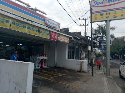 Photos of Indomaret Leces 1