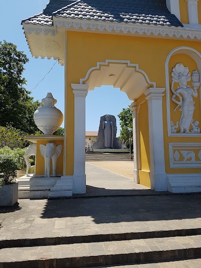 Photos of Devinuwara Dewalaya Bus Stop