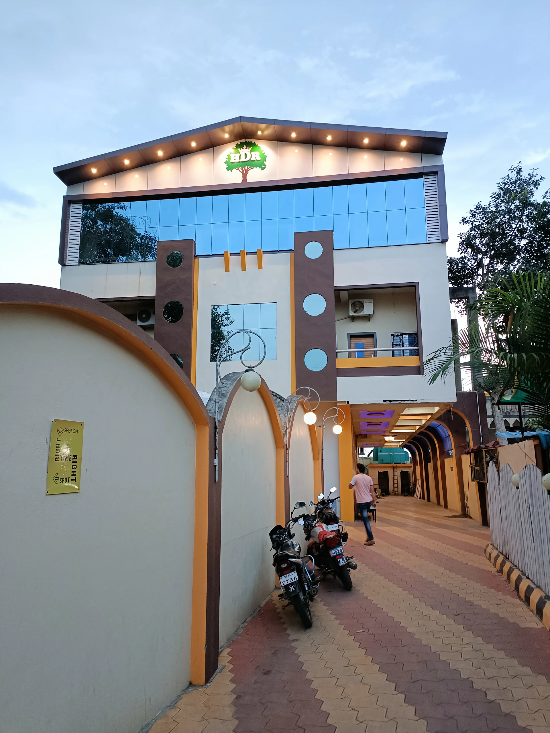 HOTEL DEVHADE RESIDENCY