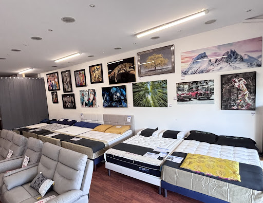 ✨ Découvrez notre espace literie aménagé ! ✨

Chez Pulsat Lannemezan, venez découvrir notre espace literie entièrement mis en ambiance avec de la décoration et des tableaux qui apporteront du caractère à votre maison. 🛏️🏡

🛋️ Côté salon, c’est le moment d’en profiter !
Nous proposons actuellement de MEGA PROMOTIONS sur une sélection de canapés. Que vous recherchiez un canapé confortable pour vos moments en famille ou simplement un nouveau style pour votre salon, venez découvrir nos offres en magasin. 🤩

✨ Retrouvez également notre gamme de fauteuils et de tables pour créer un intérieur à votre image.

📍 N’hésitez pas à venir nous rendre visite chez Pulsat Lannemezan, nous sommes heureux de vous accueillir et de vous faire découvrir nos nouveautés dans une ambiance conviviale et de proximité.

#PulsatLannemezan #Literie #Canapés #PromoCanapés #Fauteuils #Tables #Déco #AménagementIntérieur #Lannemezan #BonnesAffaires 🏡✨🛋️