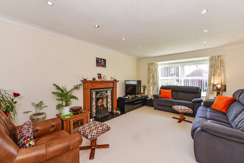 Homes Estate Agents Liphook photo 3