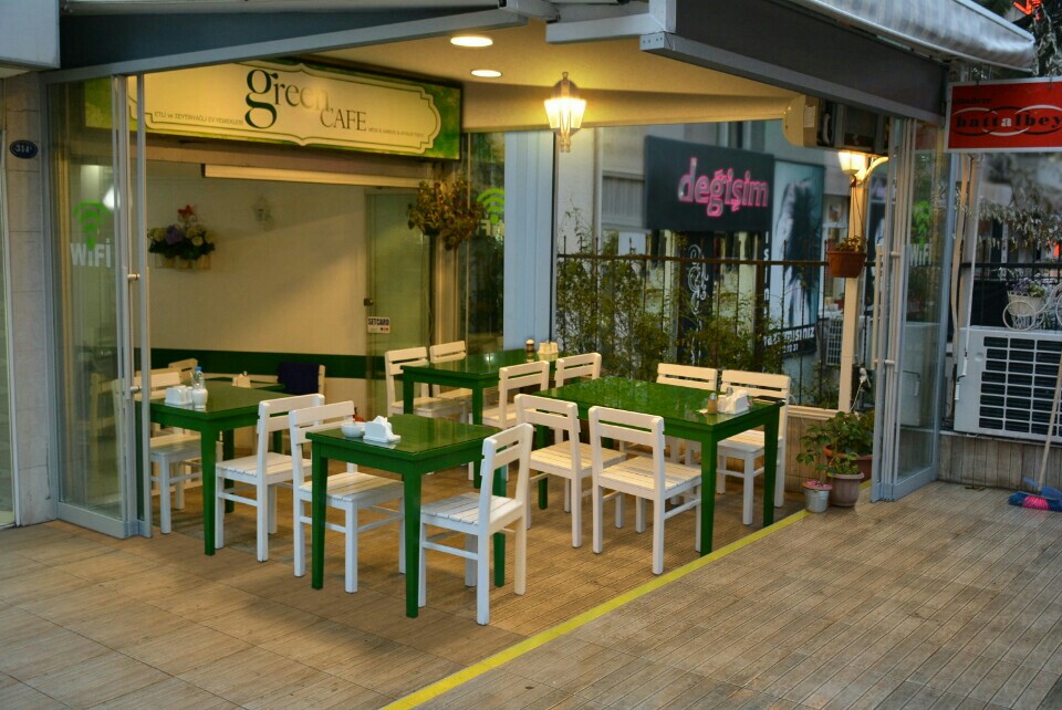 Кафе в грине. Кафе Измир. Грин кафе. Dolce Green Cafe. Talk Cafe Green.