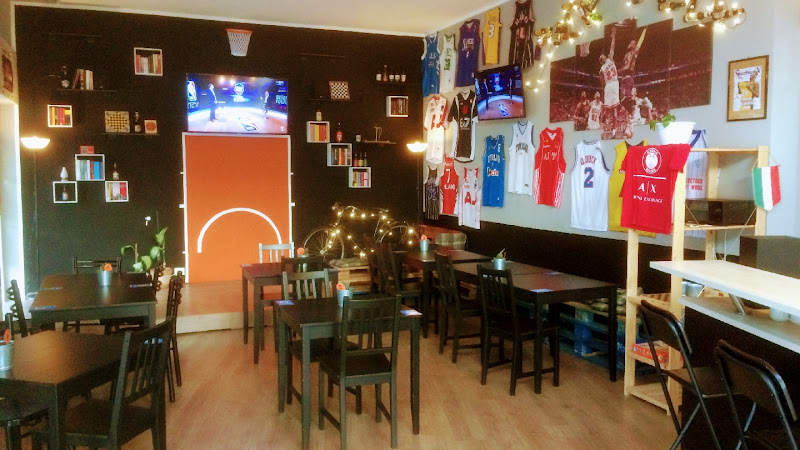 Pick 'N Roll Sport Pub