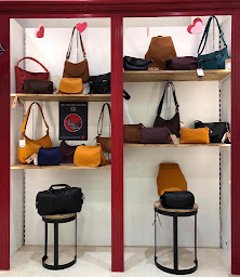 Photo n°2 de Ma jolie boutique à Guéret (Magasin de maroquinerie)