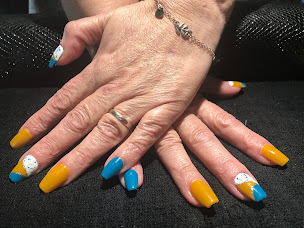 Photo n°13 de Art' Nails 33 à Saint-Loubès (Salon de manucure)