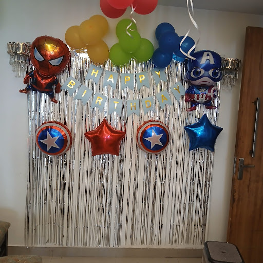 Avengers super hero foil balloons for birthday party decoration in Noida post image